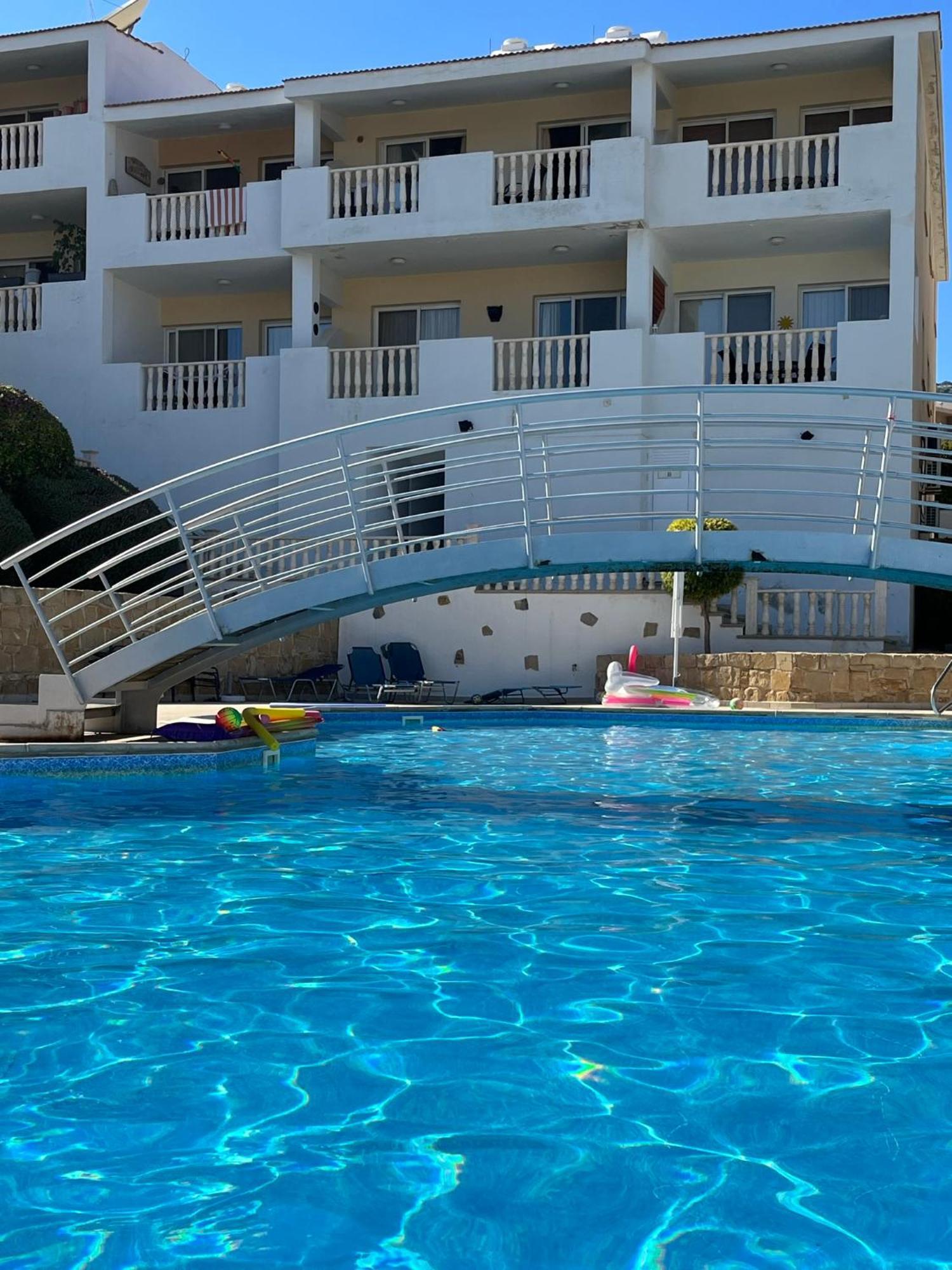 Beautiful 2 Bed Apartment In Peyia Valley, Paphos 외부 사진