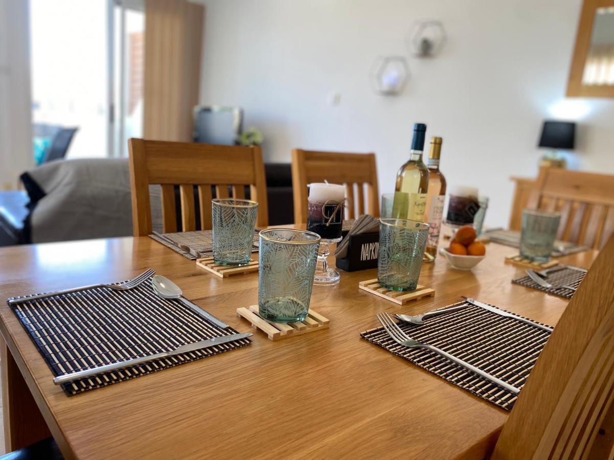 Beautiful 2 Bed Apartment In Peyia Valley, Paphos 외부 사진