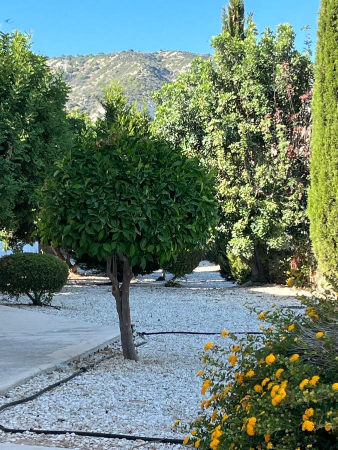 Beautiful 2 Bed Apartment In Peyia Valley, Paphos 외부 사진