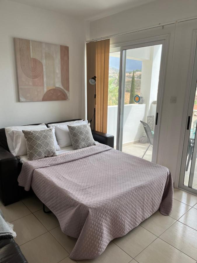Beautiful 2 Bed Apartment In Peyia Valley, Paphos 외부 사진