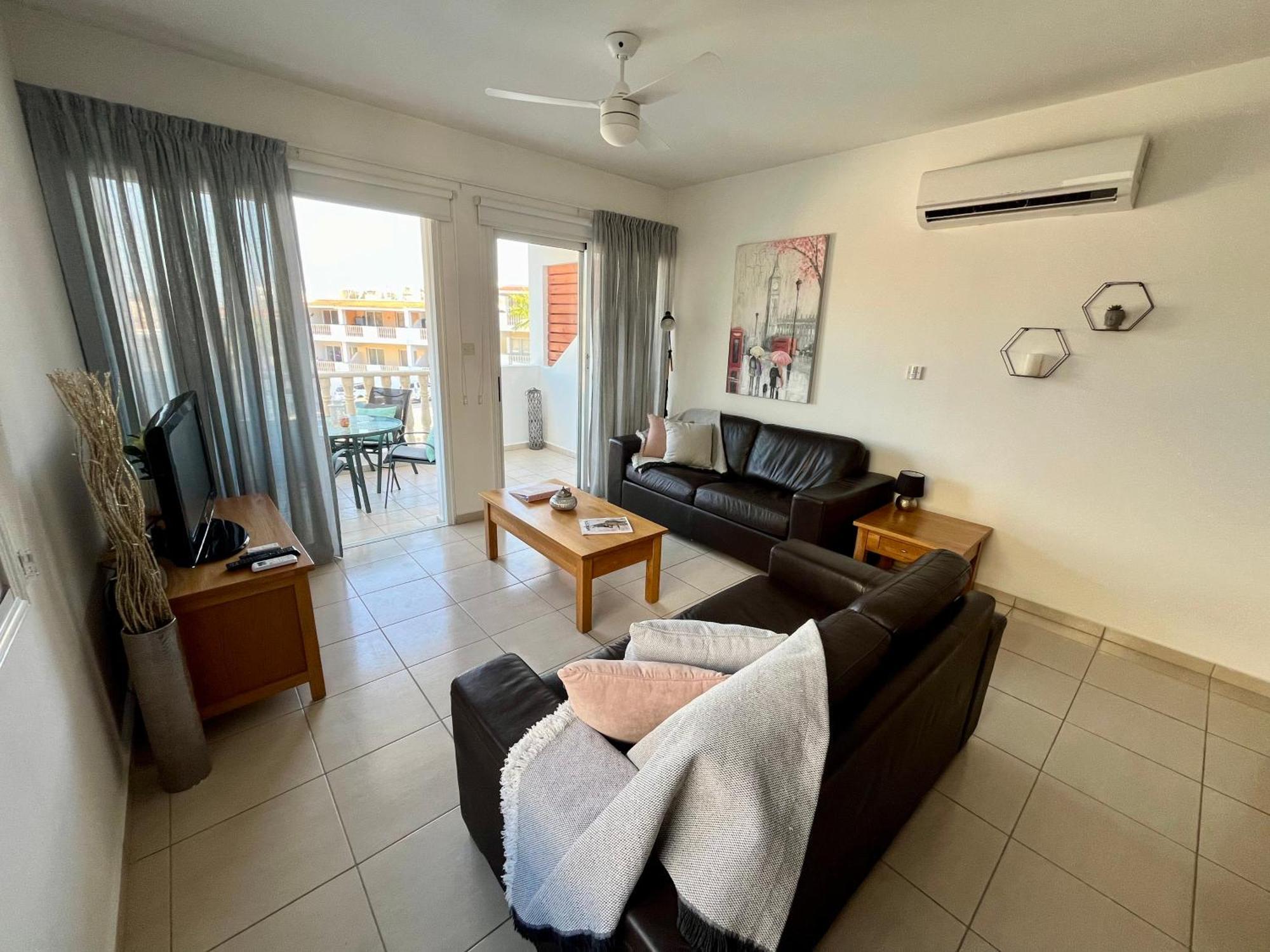 Beautiful 2 Bed Apartment In Peyia Valley, Paphos 외부 사진
