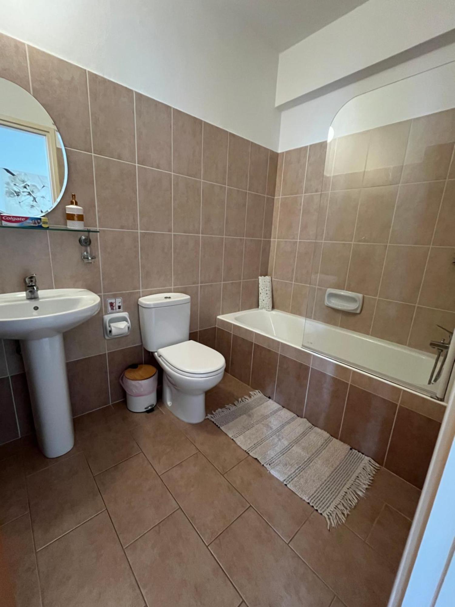 Beautiful 2 Bed Apartment In Peyia Valley, Paphos 외부 사진